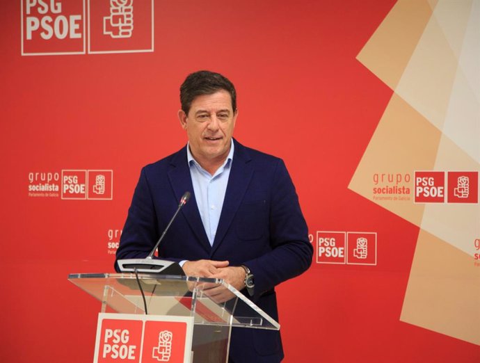 Archivo - Besteiro avanza una ofensiva por la "regeneración democrática" en el Parlamento a cargo del PSOE gallego