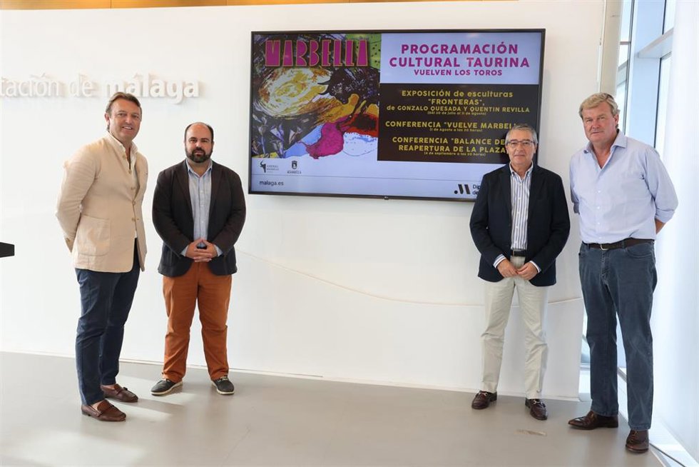 El presidente de la Diputación de Málaga, Francisco Salado, en la presentación de un programa de actos culturales con motivo del regreso de los festejos a la plaza de toros de Marbella