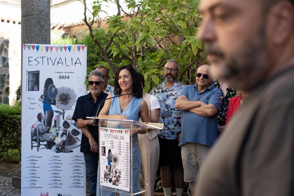 La Vicepresidenta 1 de Territorio, Igualdad y Cultura, Esther Gutiérrez, presenta Estivalia.