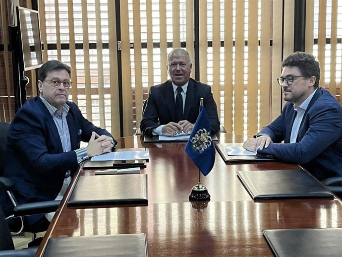 Imagen de la firma del convenio