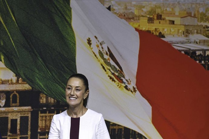 Archivo - 18 June 2024, Mexico, Mexico City: President-elect of Mexico Claudia Sheinbaum Pardo attends a meeting with elected federal legislators at the World Trade Center in Mexico City. 