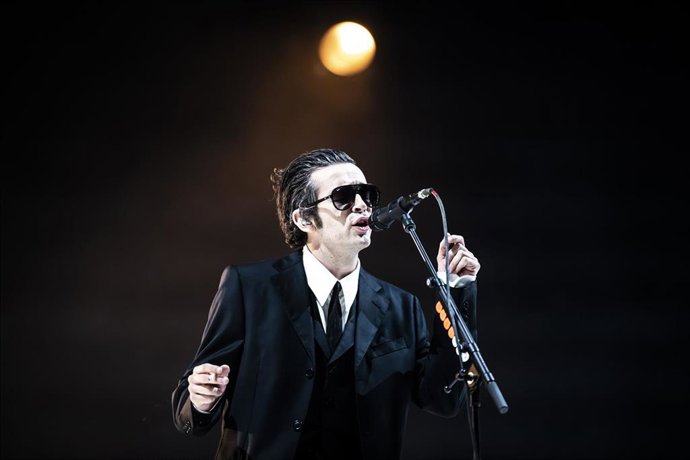 Archivo - 26 August 2022, United Kingdom, Leeds: British singer Matthew Healy performs with his band The 1975 during Leeds Festival 2022 at Bramham Park. Photo: Danny Lawson/PA Wire/dpa