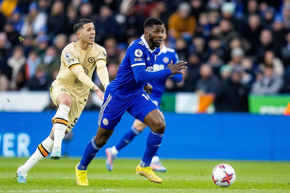 Archivo - Leicester City forward Kelechi Iheanacho (14) and Enzo Fernandez of Chelsea during the English championship Premier League football match between Leicester City and Chelsea on 11 March 2023 at the King Power Stadium in Leicester, England - Pho
