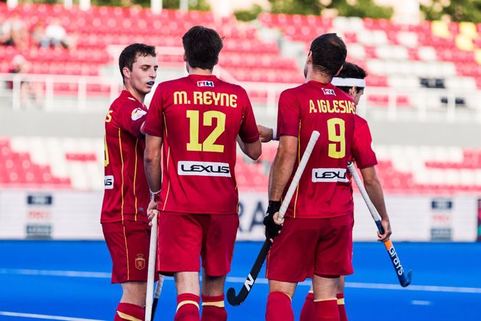 Archivo - Marc Reyne and Alvaro Iglesias of Spain in action during the FIH Hockey Pro League match between Spain and South Africa at Estadi Olimpic de Terrassa on June 04, 2022 in Terrassa, Barcelona, Spain.