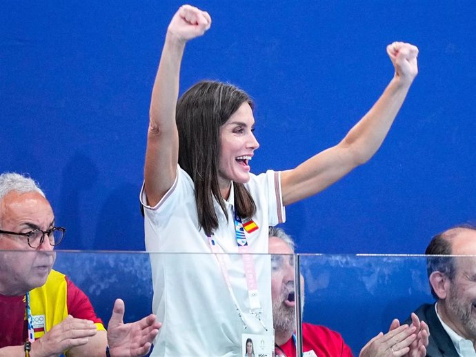 Queen Letizia Ortiz of Spain, gestures during Women's Preliminary Round of the Water Polo match between Spain and Greece on Aquatics Centre during the Paris 2024 Olympics Games on July 31, 2024 in Paris, France. Oscar J Barroso / AFP7 /