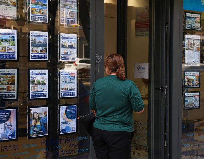 Escaparate de una inmobiliaria. 