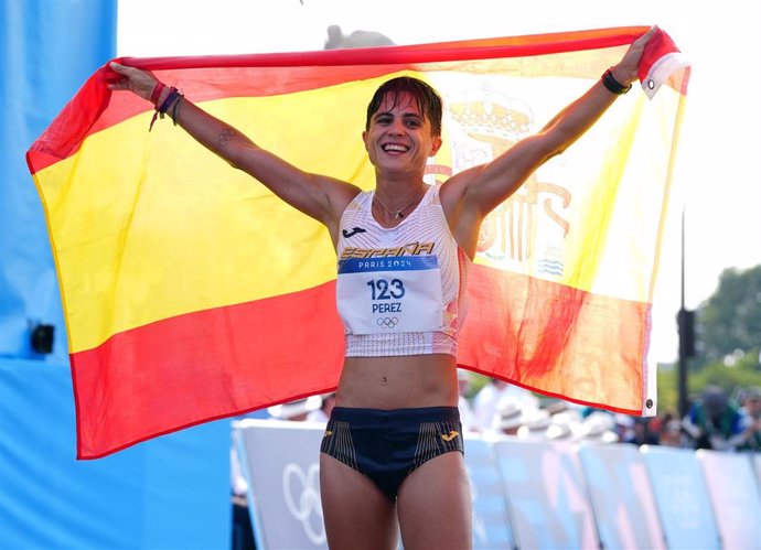 María Pérez celebra la medalla de plata para España