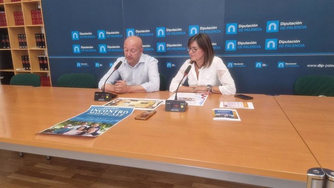 Luis Calderón y Rosa Aldea, en rueda de prensa.