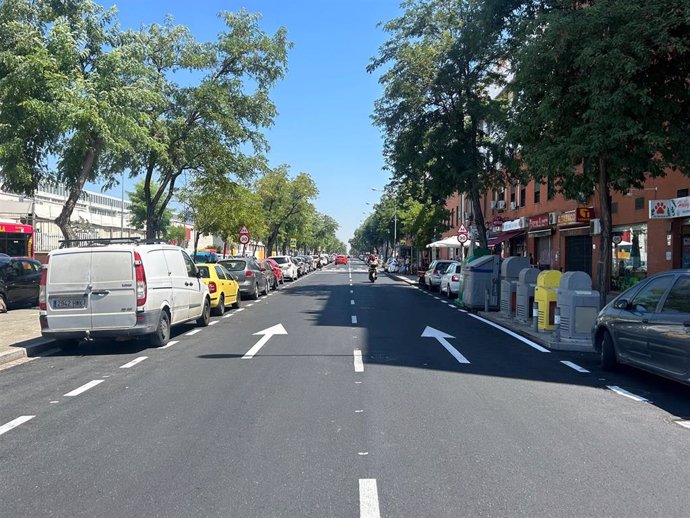 Avenida en Pino Montano.