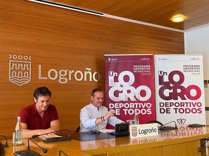El presidente de Logroño Deporte, Francisco Iglesias, y el responsable del Área Deportiva de la entidad, David Blanco, en la presentación del programa deportivo municipal 2024-2025