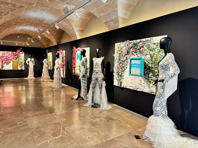 Exposición 'Fashion & Art', en el Centro Cultural La Misericrdia, disponible hasta el próximo 7 de septiembre.