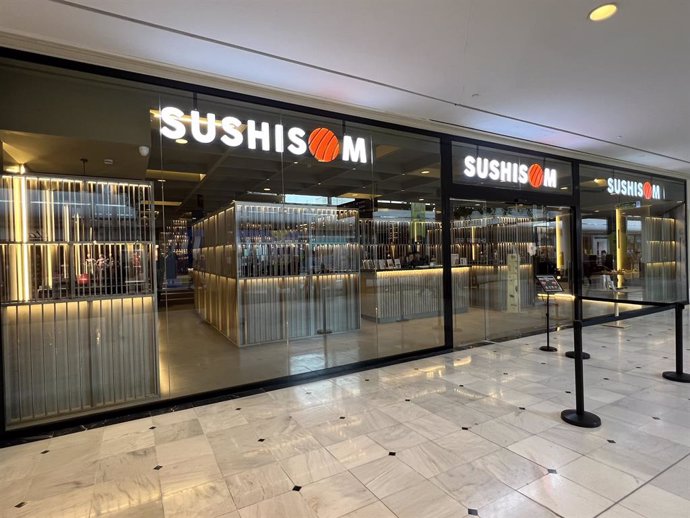 El restaurante de comida japonesa Sushisom ha inaugurado en Vallsur su primer establecimiento de Valladolid