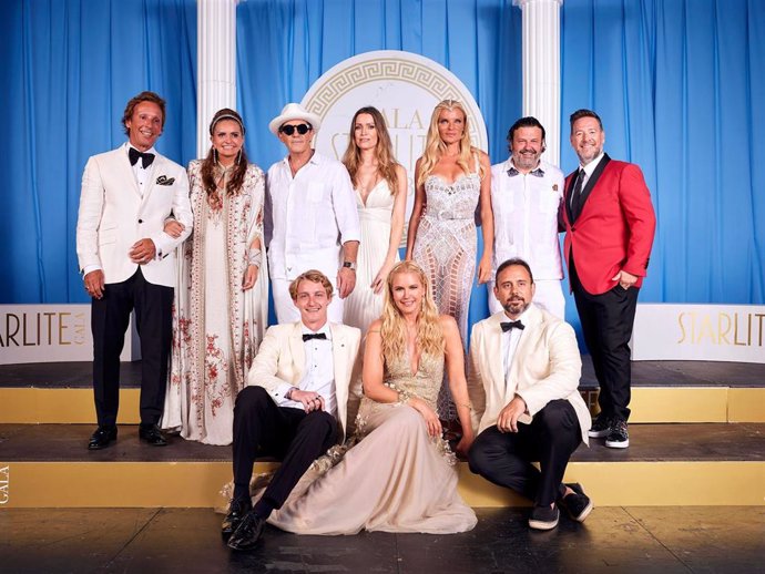 ALEJANDRO GRAVIER, SANDRA GARCIA-SANJUAN, ANTONIO BANDERAS, NICOLE KIMPEL, ESTHER CAÑADAS, DOMINGO ZAPATA, CARLOS LATRE, BALTHAZAR GRAVIER, VALERIA MAZZA E IGNACIO MALUQUER GALA STARLITE 2023