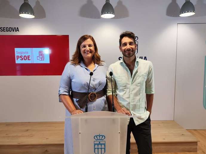 Clara Martín y Miguel Merino en la rueda de prensa.