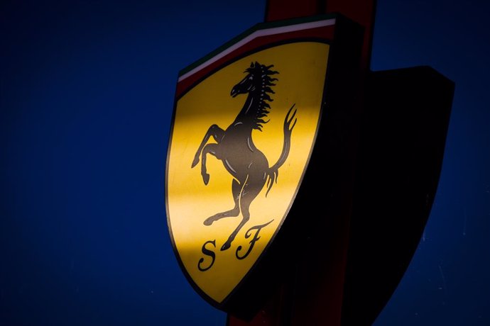 Archivo - Scuderia Ferrari logo during the 2019 Formula One World Championship, Grand Prix of Hungary from august 1 to 4, Hungaroring, Budapest. 