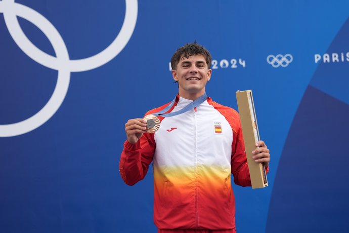 El piraguista español Pau Echaniz, bronce en los Juegos de Paris 2024.