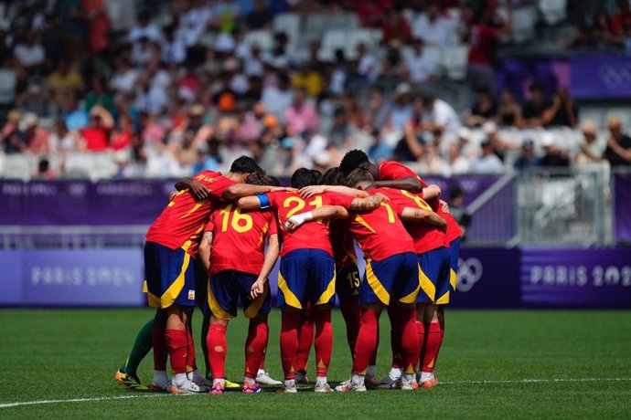 Los jugadores de la selección española olímpica durante el partido de los Juegos Olímpicos ante Egipto.