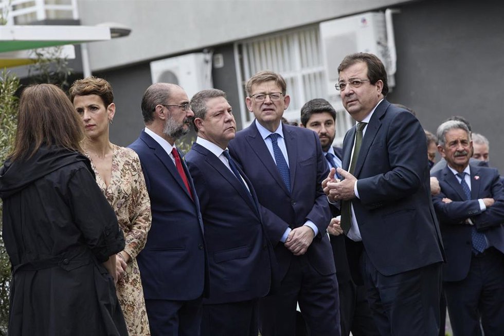 Archivo - (I-D) La presidenta del Govern balear, Francina Armengol; la presidenta de Navarra, María Chivite; el presidente de Aragón, Javier Lambán; el presidente de Castilla La-Mancha, Emiliano García-Page; el presidente de la Generalitat valenciana, X