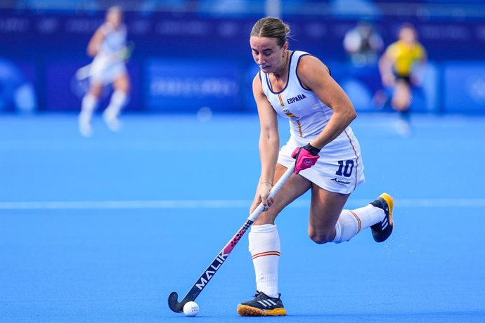 Belen Iglesias of Spain in action during Women's Pool B Hockey on Yves-du-Manoir Stadium - Pitch 1 during the Paris 2024 Olympics Games on July 31, 2024 in Paris, France.