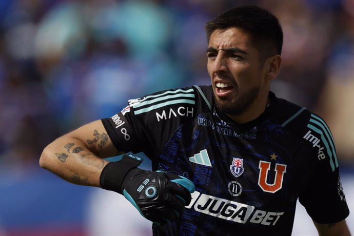 Futbol, Universidad de Chile vs Coquimbo Unido. Fecha 8, campeonato Nacional 2024. El arquero de Universidad de Chile Gabriel Castellon es fotografiado durante el partido de primera division contra Coquimbo Unido disputado en el estadio Nacional de