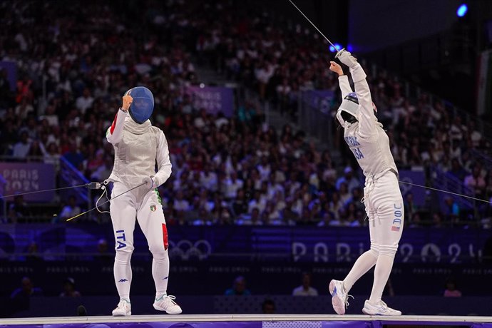 Francesca Palumbo of Italy and Maia Weintraub of USA compete during the Women's Foil Team Gold Medal Match Bout between Team Italy and Team United States during the Paris 2024 Olympic Games at the Grand Palais in Paris, on August 01, 2024.