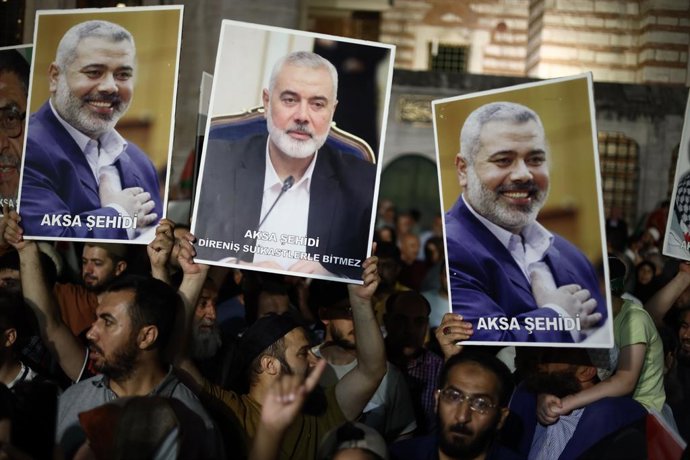 July 31, 2024, Istanbul, Istanbul, Turkey: Thousands of protesters in solidarity with Palestine participated in marches through the streets of downtown Istanbul late on Wednesday, protesting the assassination of Ismail Haniyeh, the head of the political