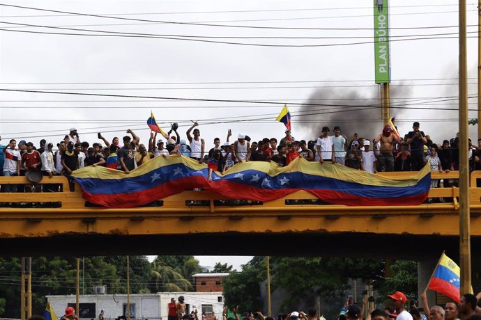 Manifestantes venezolanos contra los resultados electorales