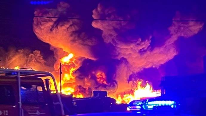 Incendio en el polígono Cantabria de Logroño