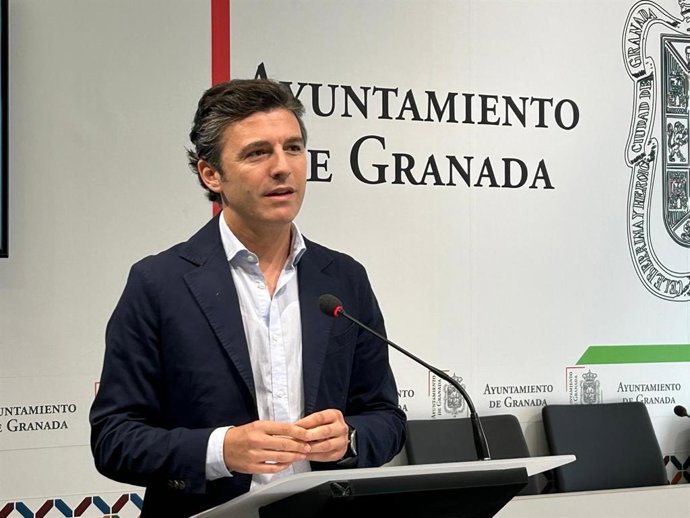 El portavoz del equipo de gobierno local de Granada, Jorge Saavedra