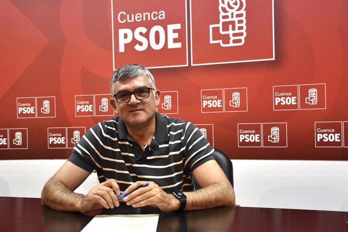 El presidente del grupo socialista en las Cortes regionales, Ángel Tomás Godoy.