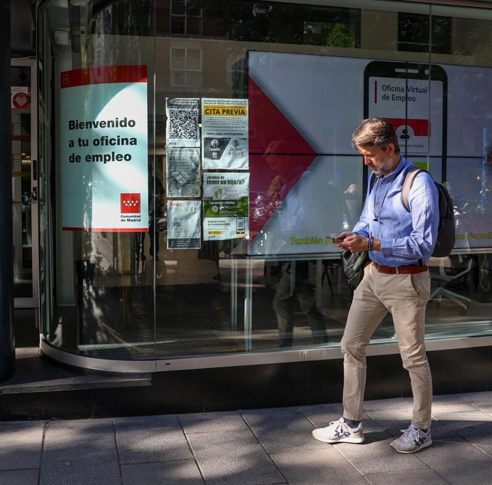 Archivo - Una oficina de empleo (SEPE), a 2 de julio de 2024, en Madrid (España). 