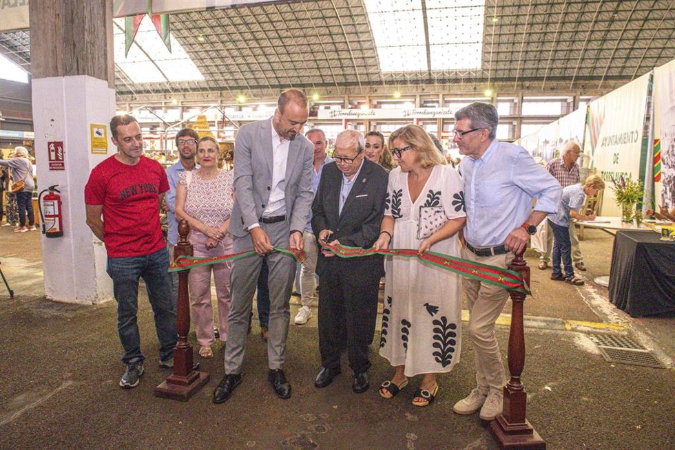 La 25 Feria 'Desembalaje Cantabria' se celebra en Torrevalega con casi un centenar de expositores hasta este domingo