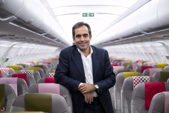 Archivo - El consejero delegado de Volotea, Carlos Muñoz.