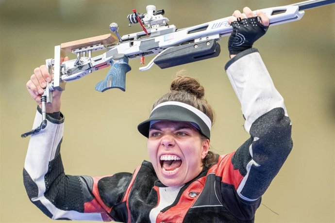 02 August 2024, France, Chateauroux: Switzerland's Chiara Leone reacts after winning in the 50 Rifle 3 Positions women's Final at Chateauroux Shooting Centre during the Paris 2024 Olympic Games. Photo: Georg Hochmuth/APA/dpa
