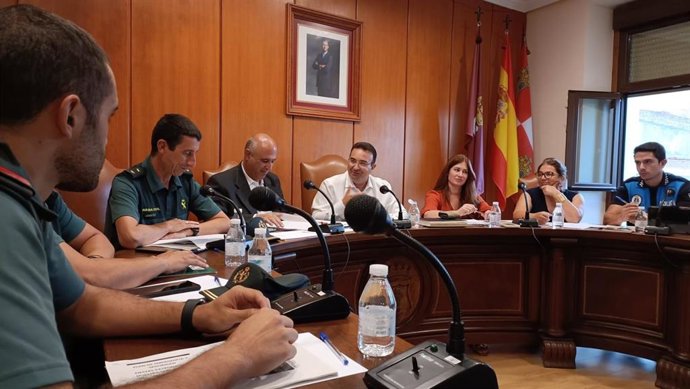 Canales coordina la seguridad de las próximas fiestas con los ayuntamientos de Peñafiel, Medina y Tudela de Duero.