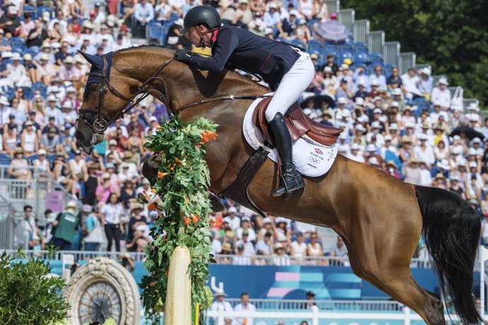 Ben MAHER riding POINT BREAK, Equestrian, Jumping Team Qualifier during the Olympic Games Paris 2024 on 1 August 2024 at Château de Versailles in Versailles, France - Photo Christophe Bricot / DPPI Media