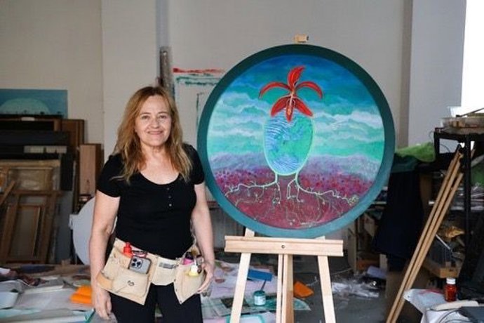 La artista y profesora de la Facultat de Belles Arts de Sant Carles de València Victoria Cano ha sido seleccionada para participar en la Exposición de las Bellas Artes Olímpicas de París 2024