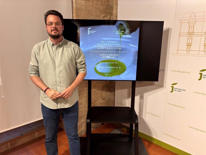 Francisco Javier Lozano durante la presentación del concurso