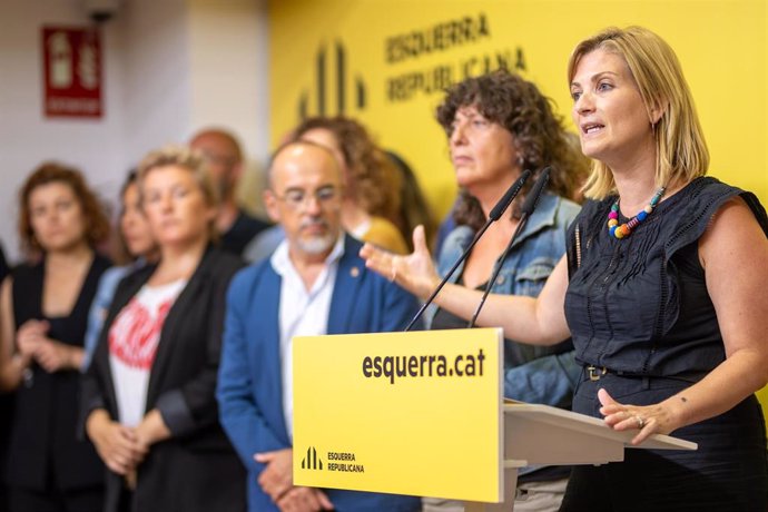 La portavoz de ERC, Raquel Sans, durante una rueda de prensa, en la sede de ERC para explicar el preacuerdo con PSC.