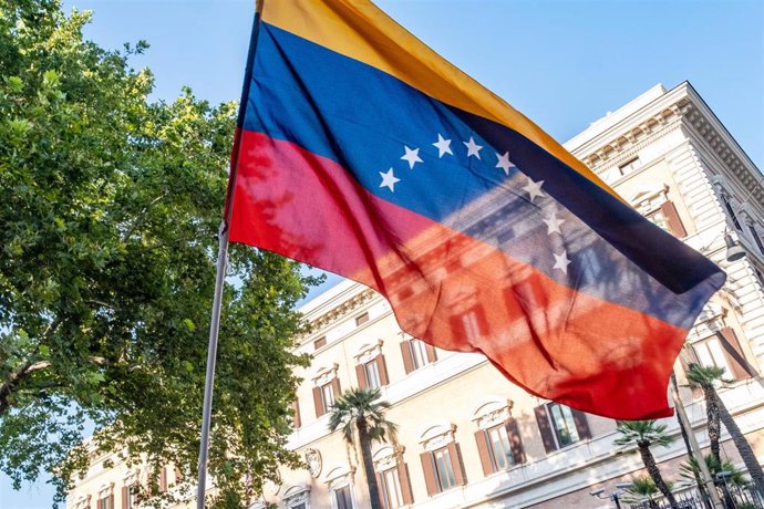 Bandera de Venezuela (Archivo)