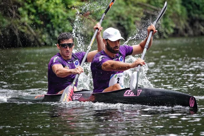 Los primeros clasificados de K2, Walter Bouzán (derecha) y Adrián Martín (izquierda).