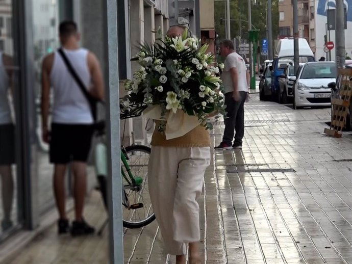 Flores blancas para Isabel Pantoja en su 68 cumpleaños