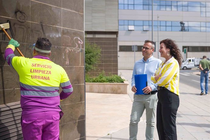 Archivo - El Ayuntamiento intensifica la limpieza de pintadas vandálicas con 548 actuaciones en el primer semestre.