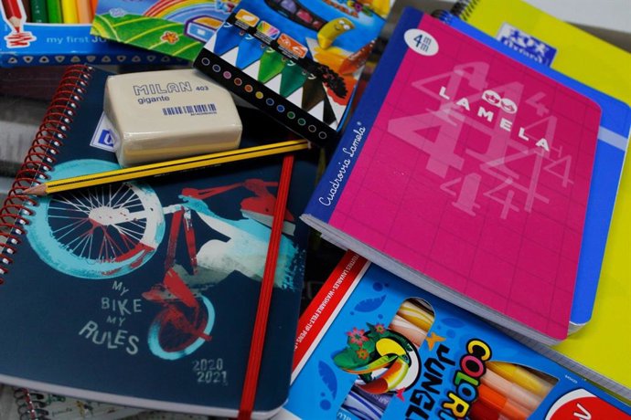 Archivo - Material escolar, imagen de archivo. 