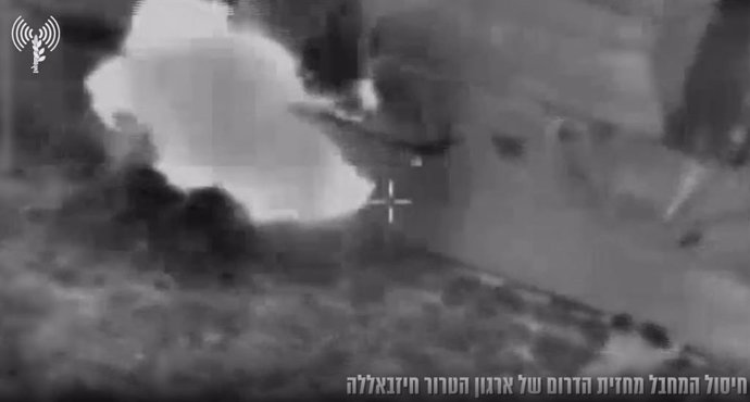 Bombardeo israelí sobre un vehículo en el sur de Líbano en el que ha muerto un supuesto responsable de Hezbolá