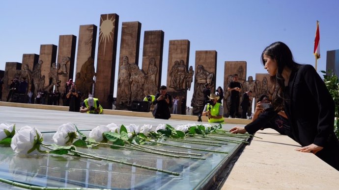 La premio Nobel de la Paz, Nadia Murad, en la conmemoración del 10º aniversario del genocidio yazidí