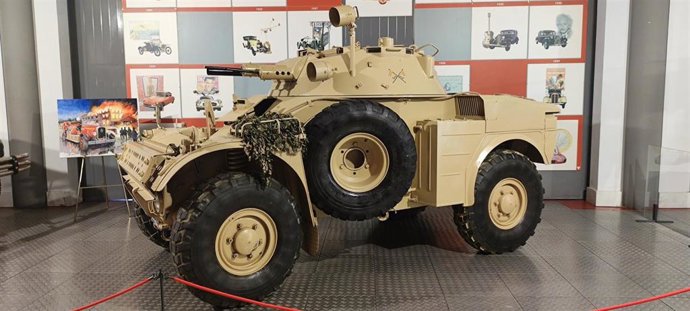 Autoametralladora Panhard HE60/7 (1965)