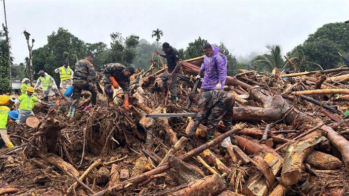 Operación de rescate tras un corrimiento de tierra en Kerala, India