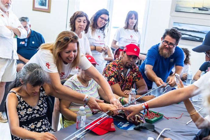 La CEO de MAPFRE Iberia, Elena Sanz, en las actividades de integración de la Fundación MAPFRE en la 42 Copa del Rey MAPFRE de vela