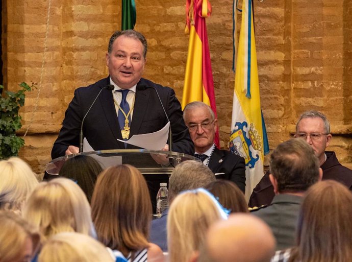 El presidente de la Diputación, David Toscano, en su discurso en la Sesión Extraordinaria de la Real Sociedad Colombina Onubense.